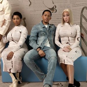 Long sleeved article dress